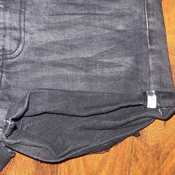 𝅺one TEASPOON Harlets High Waisted Short Size 26 Short Shorts Cuffed Black Wash - Picture 7 of 13
